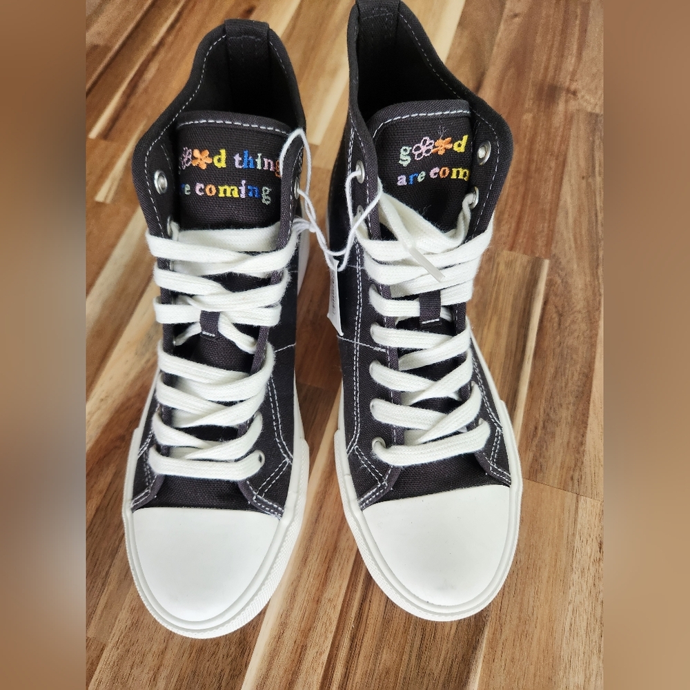 American Eagle Black High-Top‎ Sneakers Women's Size 8 NWT